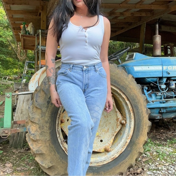 Sold - Picture 4 of 7